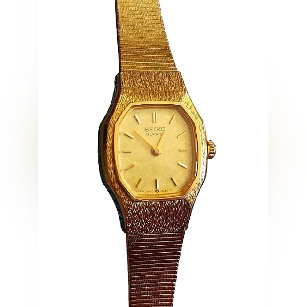 Vintage Seiko 2p20-5h39 Quartz Gold Tone Ladies Dainty Dress Watch